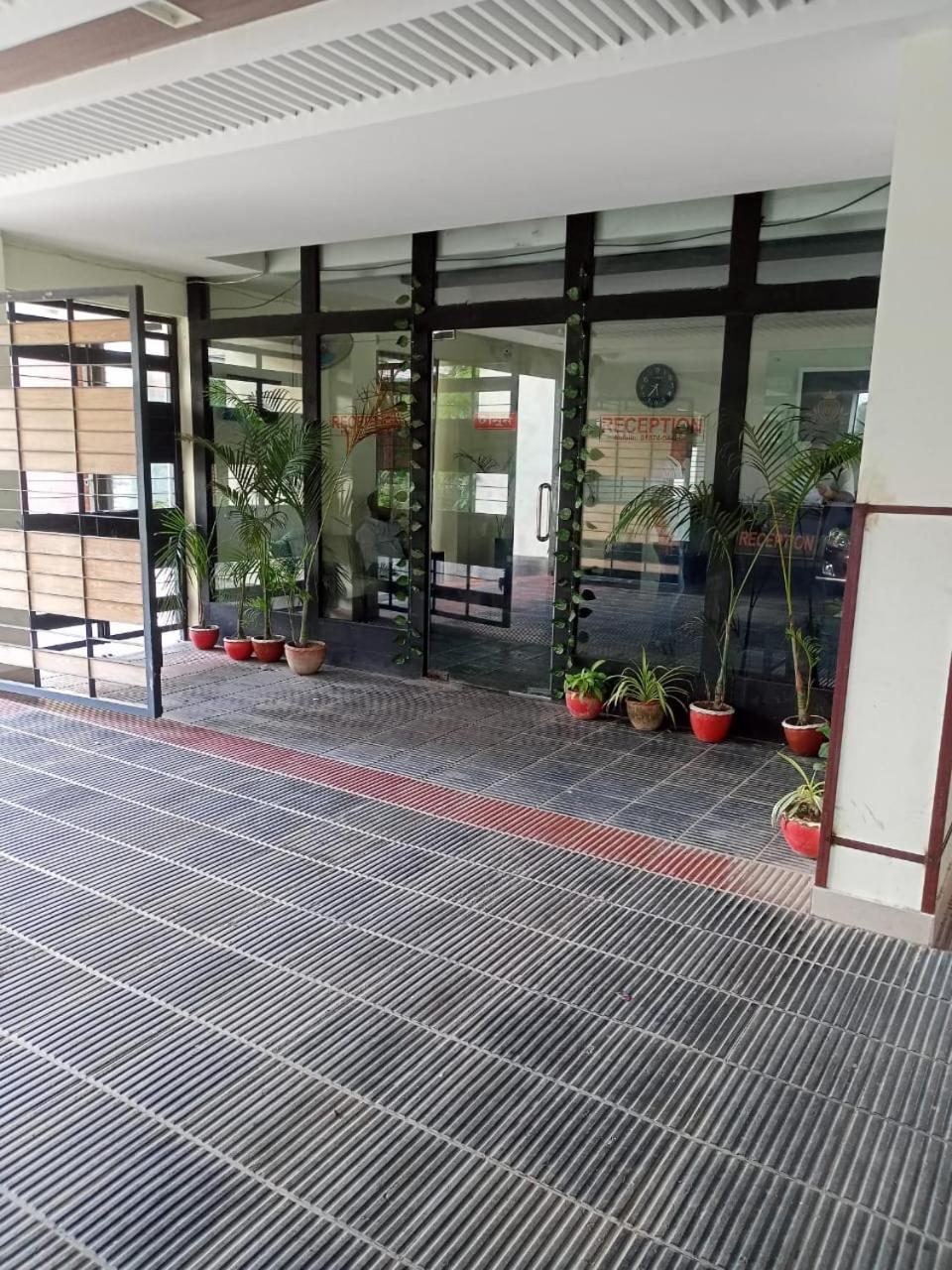 Rose Garden Guest House Khulna Extérieur photo